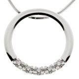 Sol alliansesmykke i hvitt gull 0,25 tw/si.