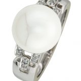 Leona ring i hvitt gull 11mm FVP + 0,12 TW/SI