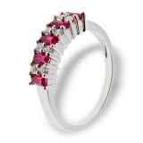 Ring hvitt gull med rubiner og diamanter 0,21 tw/si